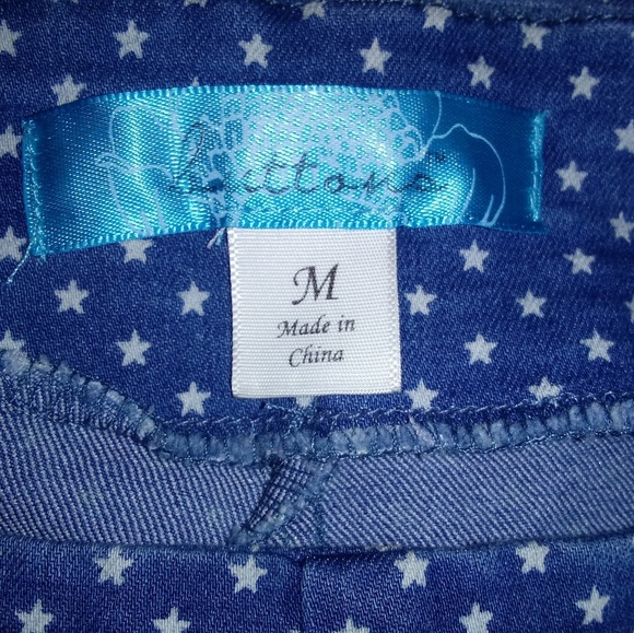 Buttons Shorts Blue with Stars size Medium - Picture 5 of 6